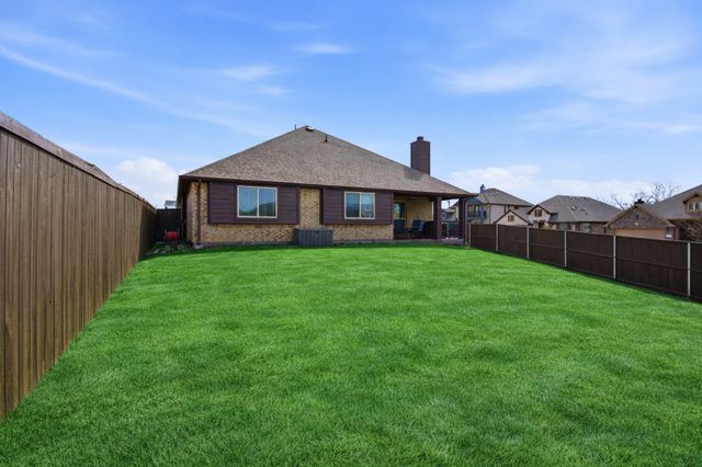 404 Moss Cove Drive, Aubrey, TX 76227