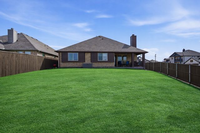 404 Moss Cove Drive, Aubrey, TX 76227