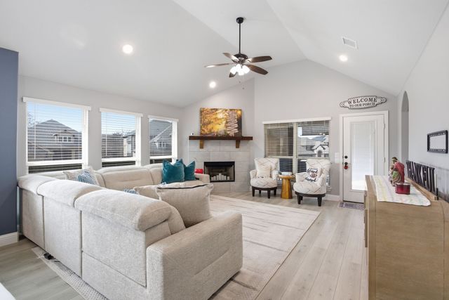 404 Moss Cove Drive, Aubrey, TX 76227