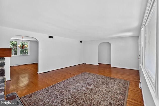 911 DELENE RD, Jenkintown, PA 19046