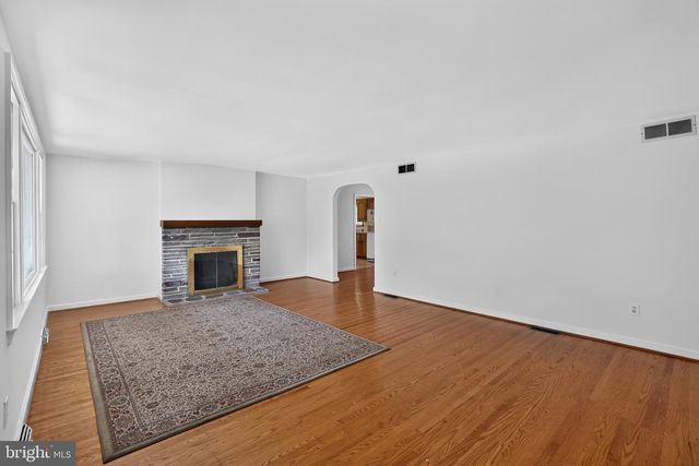 911 DELENE RD, Jenkintown, PA 19046