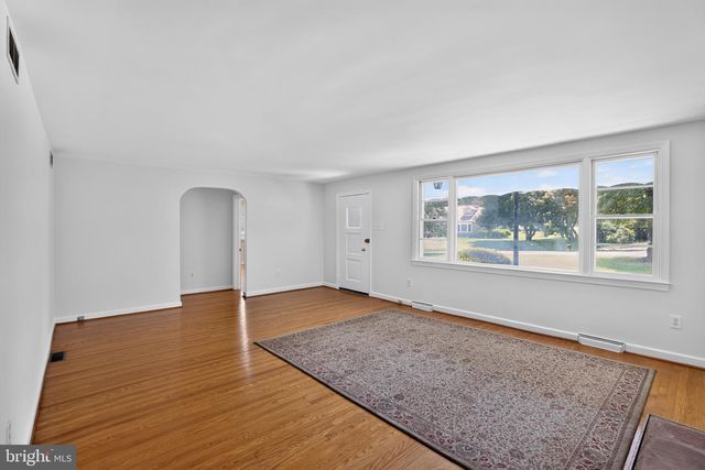 911 DELENE RD, Jenkintown, PA 19046