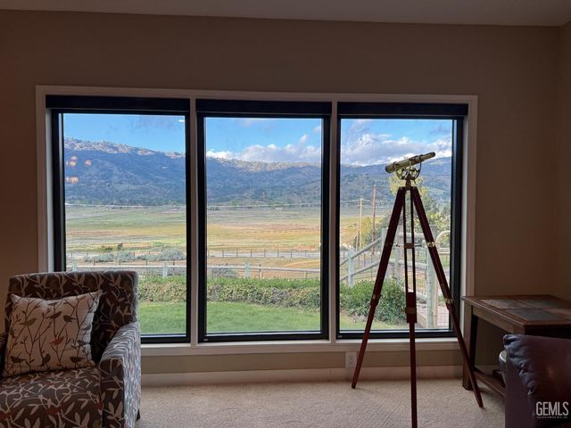 28100 Cumberland Road, Tehachapi, CA 93561