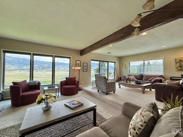 28100 Cumberland Road, Tehachapi, CA 93561