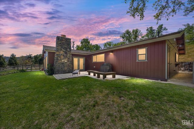 28100 Cumberland Road, Tehachapi, CA 93561