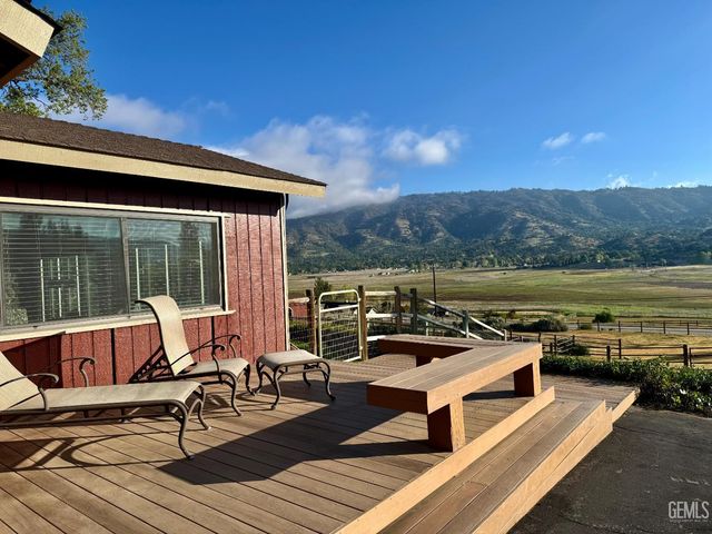 28100 Cumberland Road, Tehachapi, CA 93561