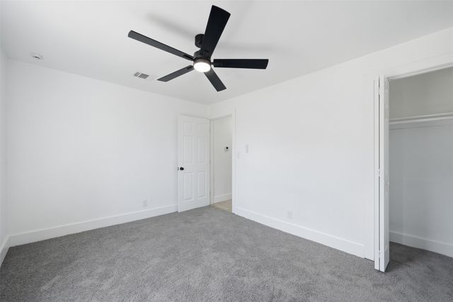 905 E Shaw Street, Fort Worth, TX 76110
