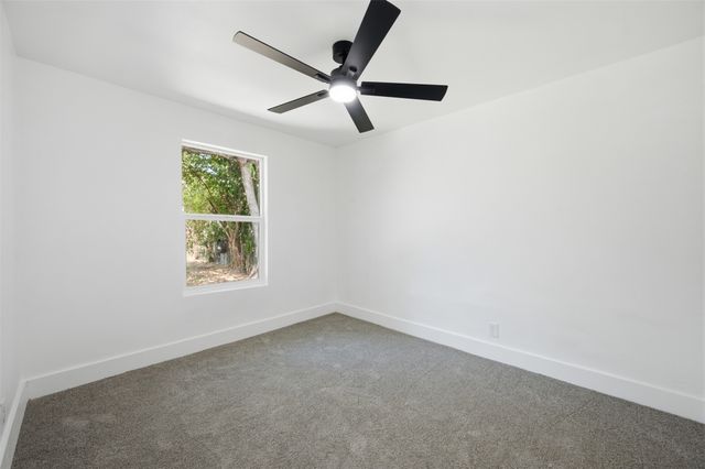 905 E Shaw Street, Fort Worth, TX 76110