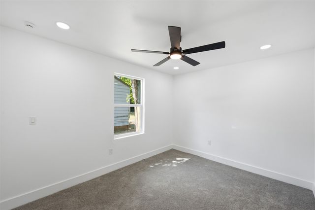905 E Shaw Street, Fort Worth, TX 76110