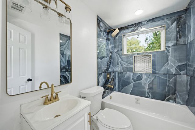 905 E Shaw Street, Fort Worth, TX 76110