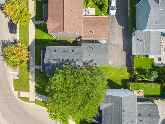 1010 Symphony Drive, Aurora, IL 60504