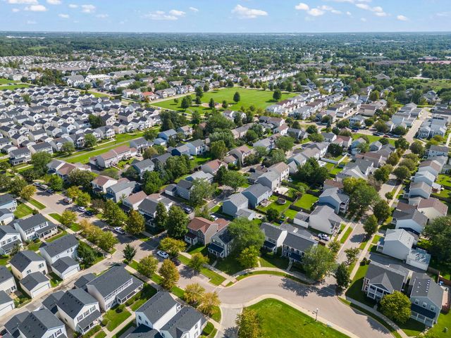 1010 Symphony Drive, Aurora, IL 60504