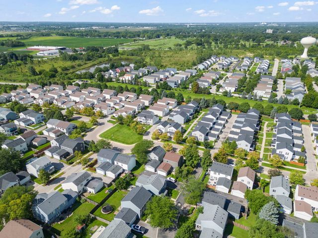 1010 Symphony Drive, Aurora, IL 60504