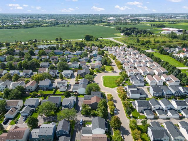 1010 Symphony Drive, Aurora, IL 60504