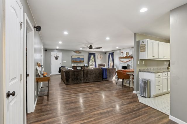 4515 C M Martin Rd, Springfield, TN 37172