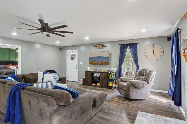 4515 C M Martin Rd, Springfield, TN 37172