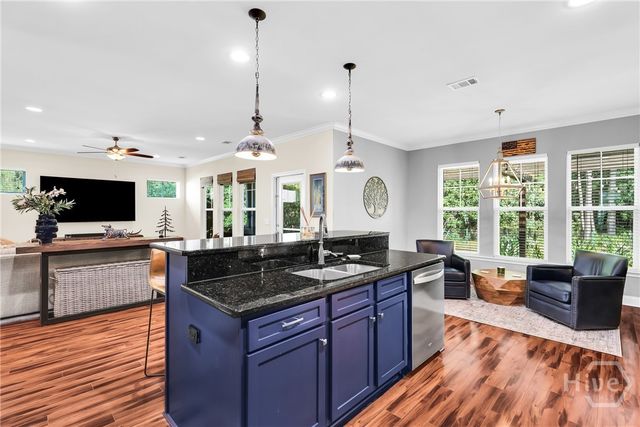 8 Gresham Lane, Savannah, GA 31419