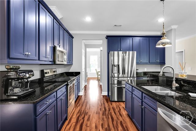 8 Gresham Lane, Savannah, GA 31419