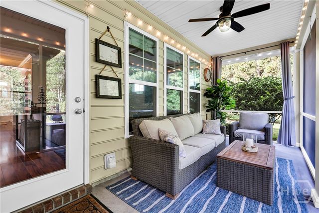 8 Gresham Lane, Savannah, GA 31419