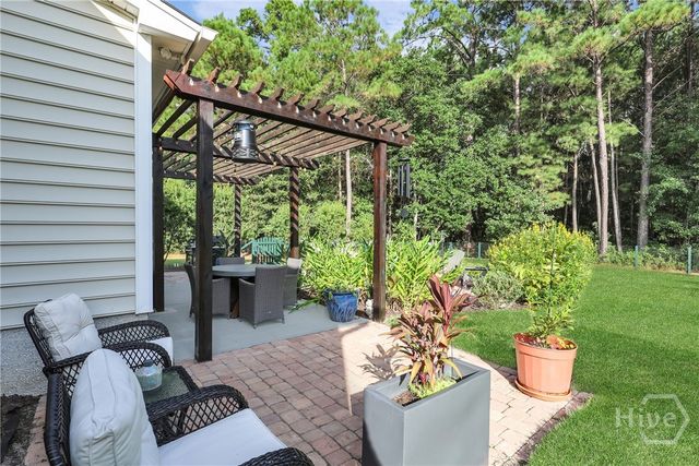 8 Gresham Lane, Savannah, GA 31419