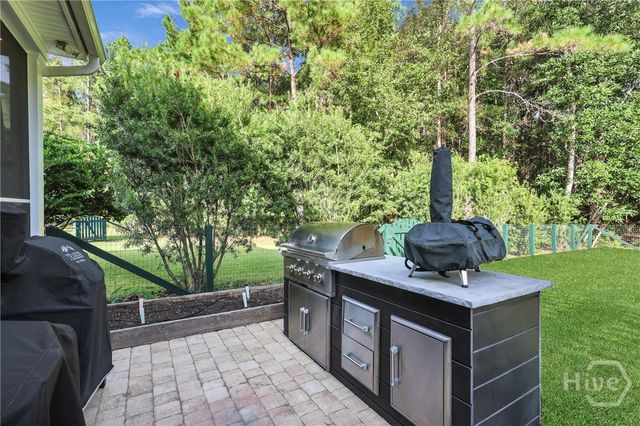 8 Gresham Lane, Savannah, GA 31419