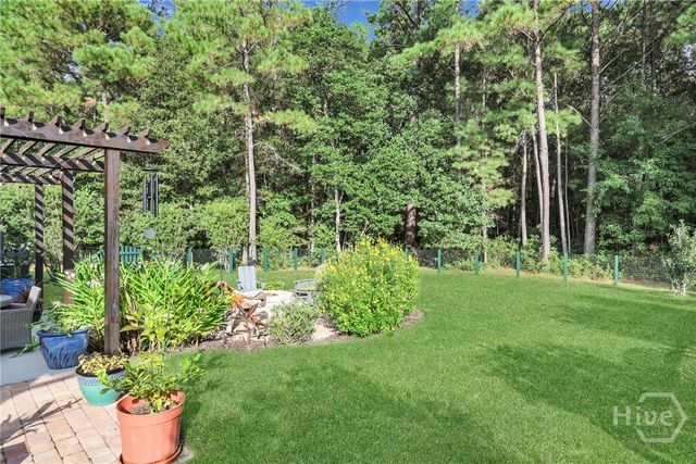 8 Gresham Lane, Savannah, GA 31419