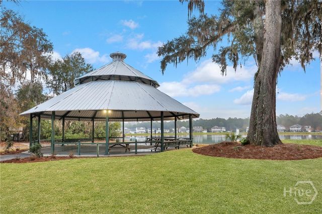 8 Gresham Lane, Savannah, GA 31419