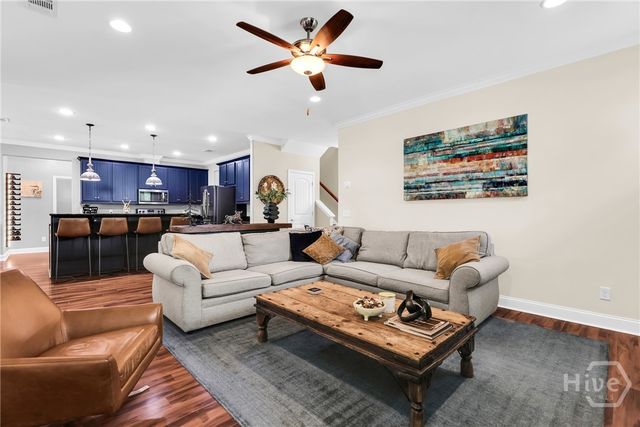 8 Gresham Lane, Savannah, GA 31419