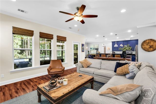 8 Gresham Lane, Savannah, GA 31419