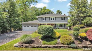 21 Tulip Terrace, Wayne, NJ 07470