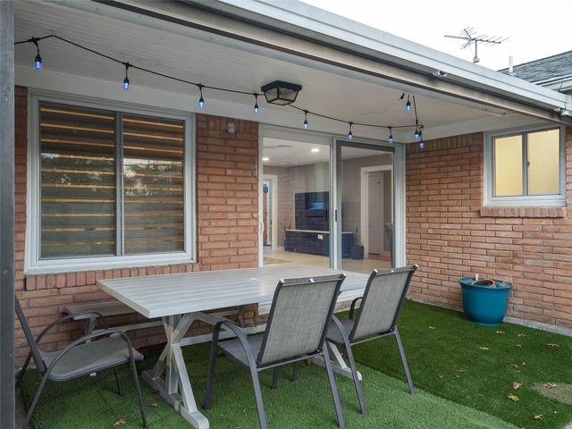 4119 Mischire Drive, Houston, TX 77025