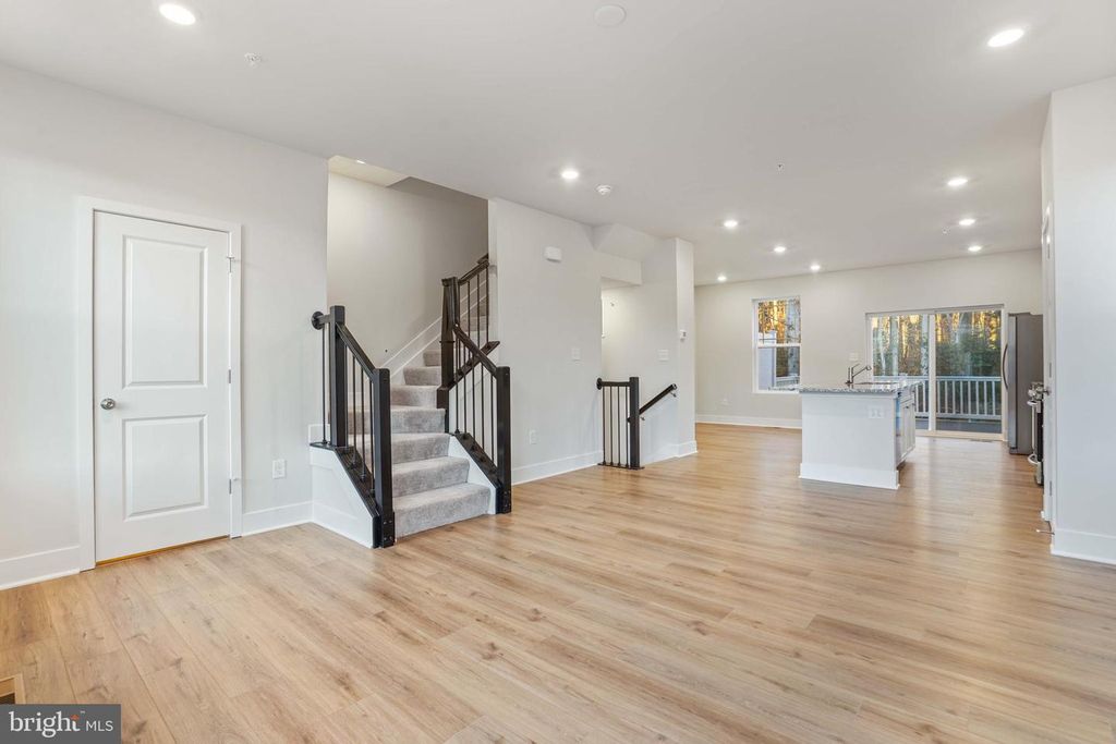 Image 14 of property listing at 252 WATERSTONE RD, Essex, MD 21221