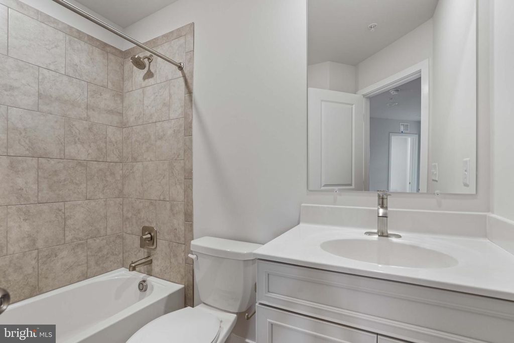 Image 18 of property listing at 252 WATERSTONE RD, Essex, MD 21221