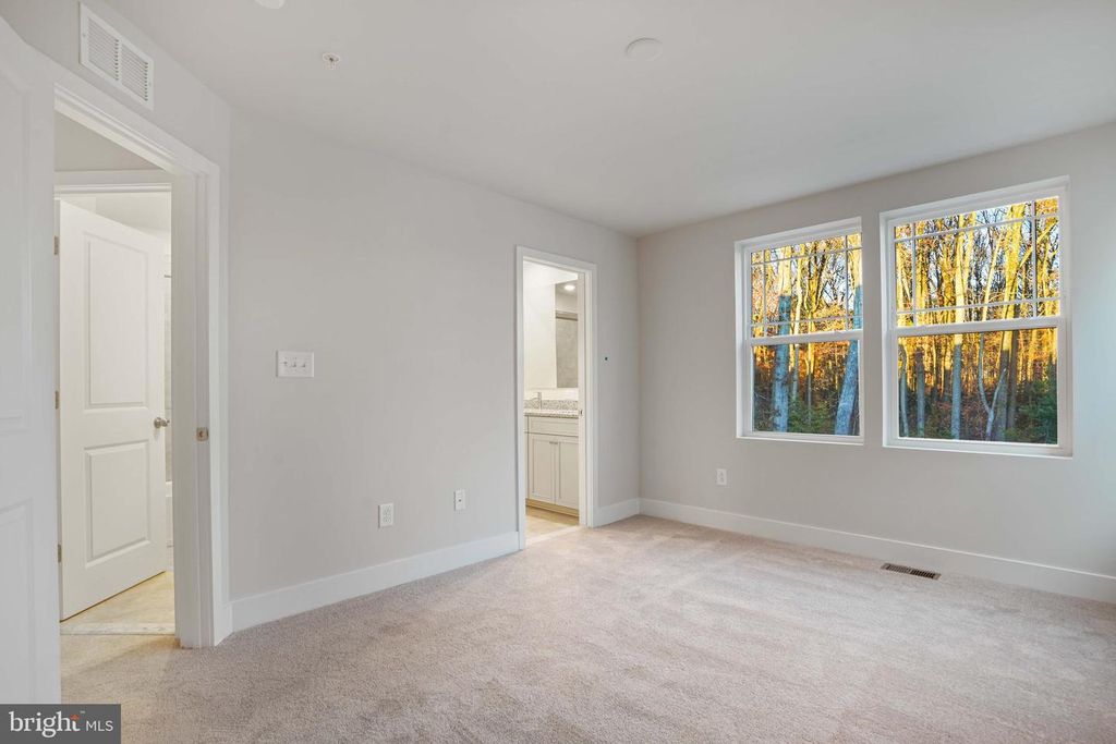 Image 22 of property listing at 252 WATERSTONE RD, Essex, MD 21221