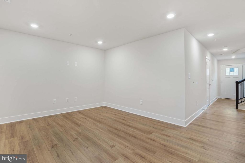 Image 27 of property listing at 252 WATERSTONE RD, Essex, MD 21221