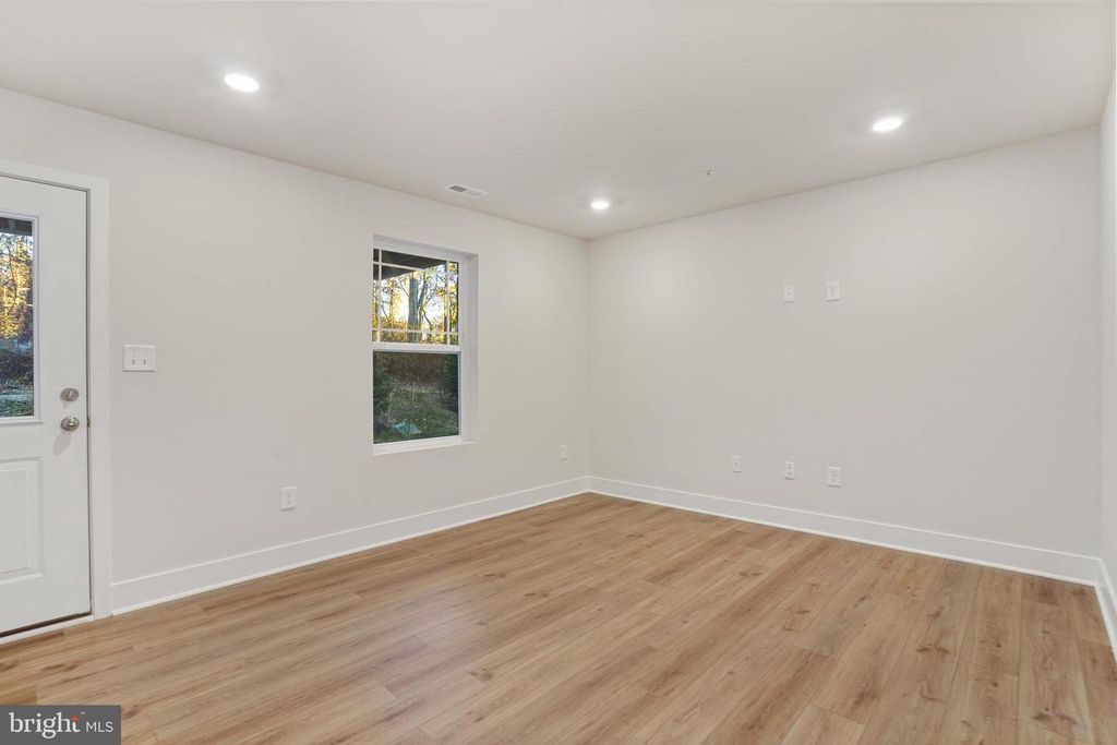 Image 28 of property listing at 252 WATERSTONE RD, Essex, MD 21221