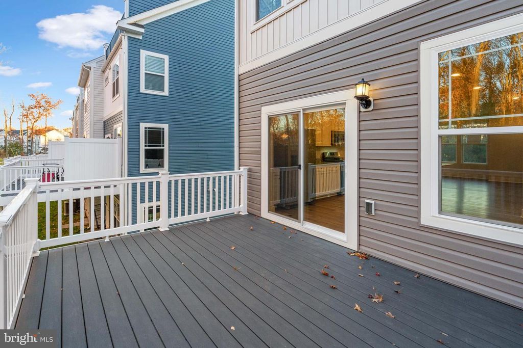 Image 33 of property listing at 252 WATERSTONE RD, Essex, MD 21221