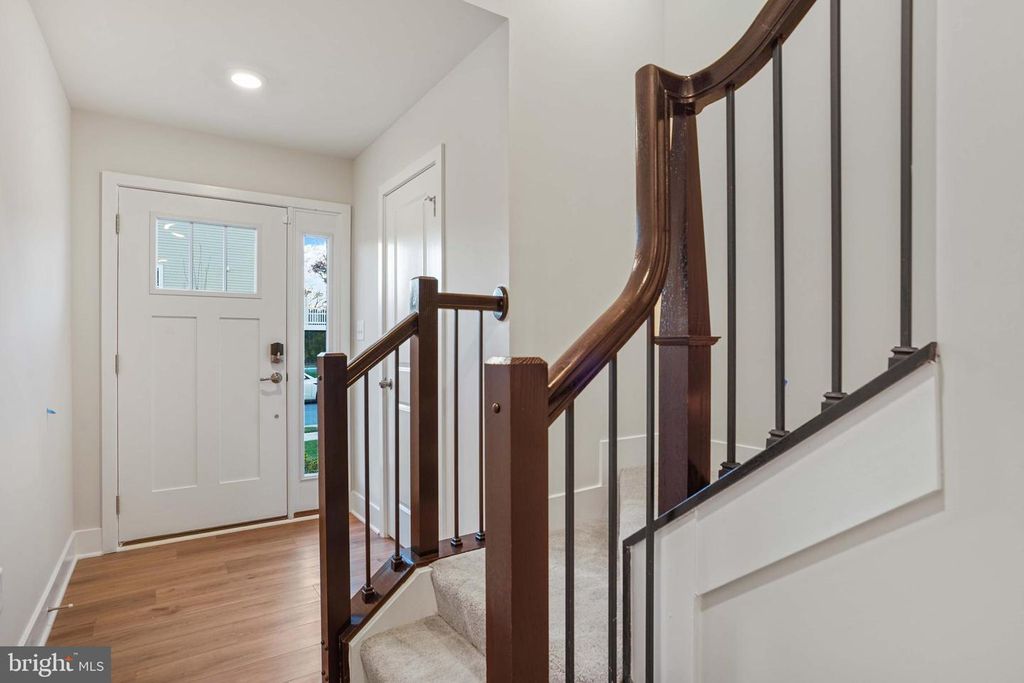 Image 4 of property listing at 252 WATERSTONE RD, Essex, MD 21221