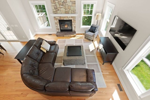 43 Winterberry Ln, Easton, MA 02356
