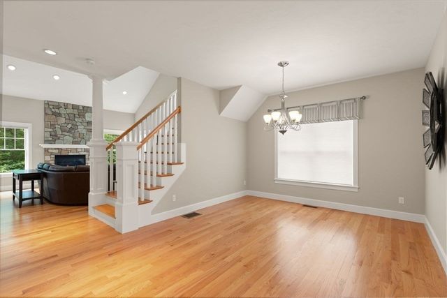 43 Winterberry Ln, Easton, MA 02356