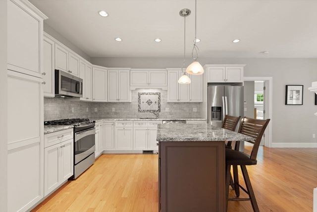 43 Winterberry Ln, Easton, MA 02356