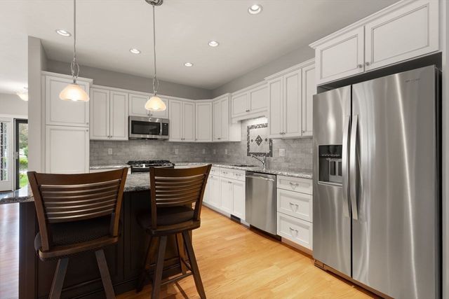 43 Winterberry Ln, Easton, MA 02356