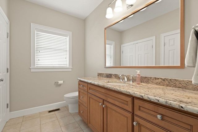 43 Winterberry Ln, Easton, MA 02356