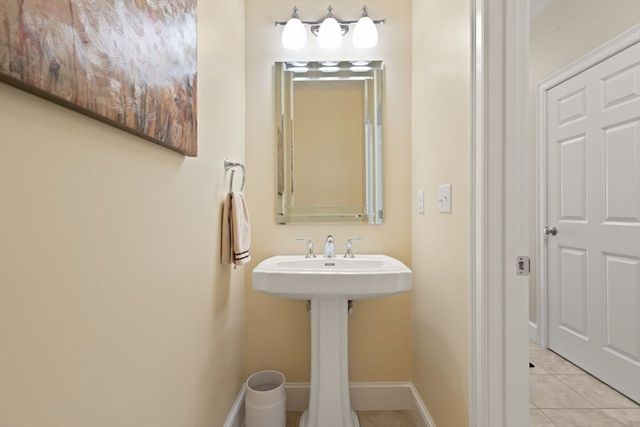 43 Winterberry Ln, Easton, MA 02356
