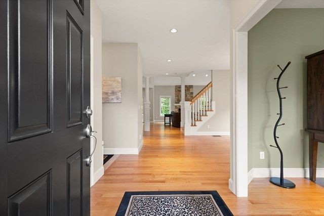 43 Winterberry Ln, Easton, MA 02356