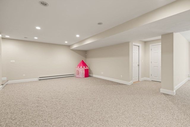 43 Winterberry Ln, Easton, MA 02356