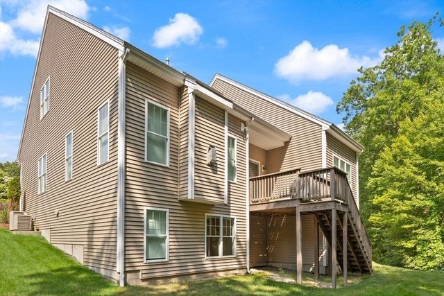 43 Winterberry Ln, Easton, MA 02356