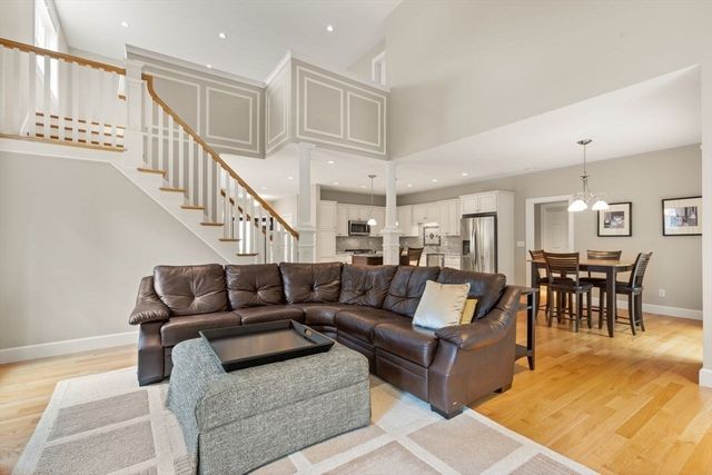 43 Winterberry Ln, Easton, MA 02356