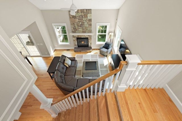 43 Winterberry Ln, Easton, MA 02356