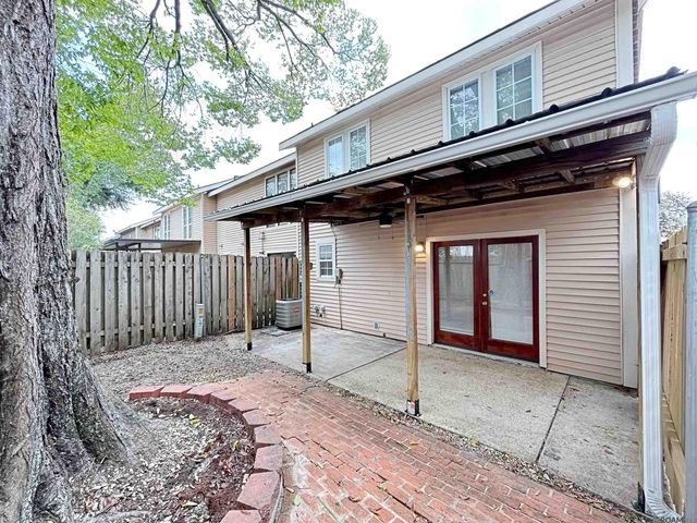 3411 San Felipe Dr, Baton Rouge, LA 70809